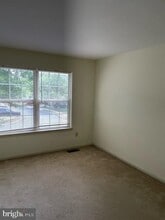 Building Photo - 949 Katie Cir