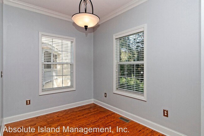 Building Photo - 4 br, 3.5 bath House - 17 Peregrine Drive