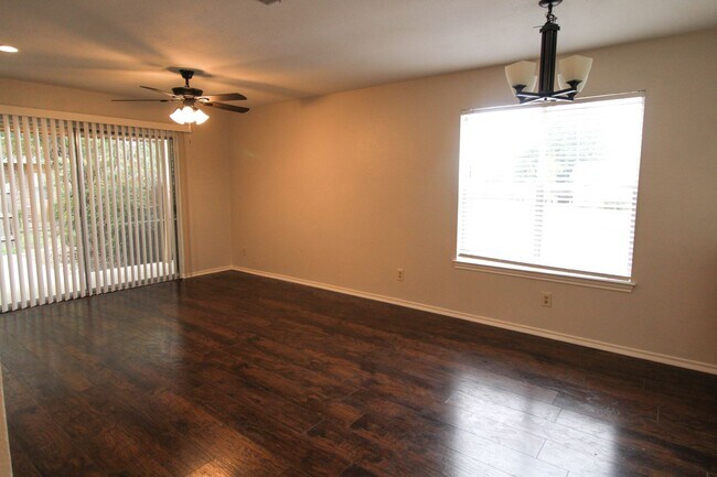 Foto del edificio - 945 Schertz Pkwy