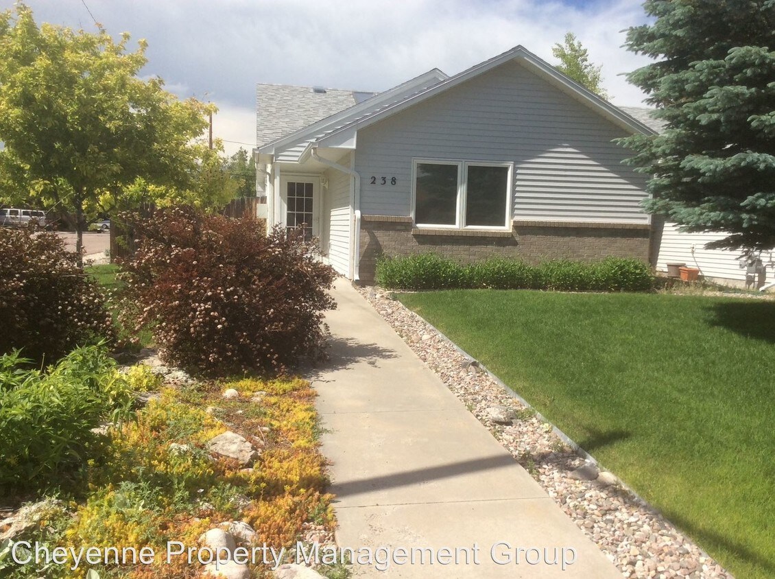 Primary Photo - 3 br, 2 bath House - 238 Prairie Hills Dr
