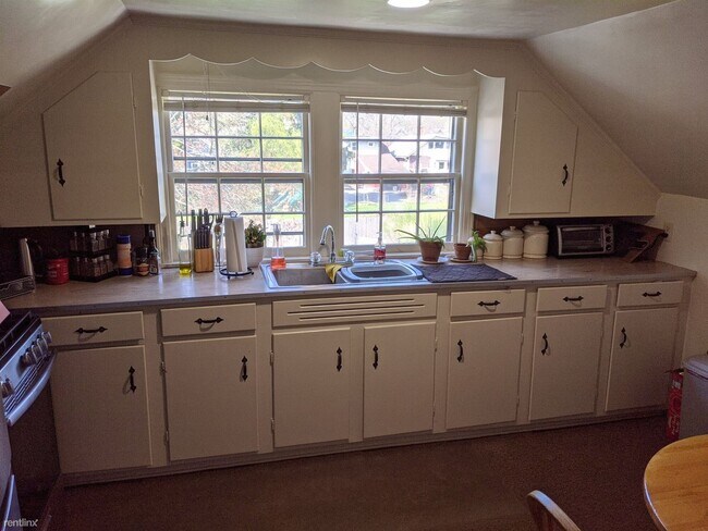Building Photo - 1 br, 1 bath Duplex - 312 Wood St  w/ Office