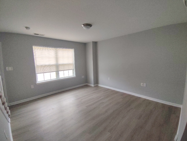 Building Photo - 81 Duiguid Dr