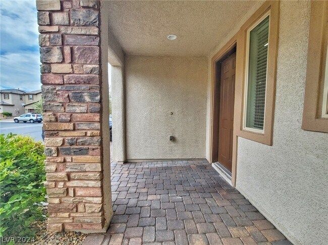 Foto del edificio - 8050 Ponderosa Hill St