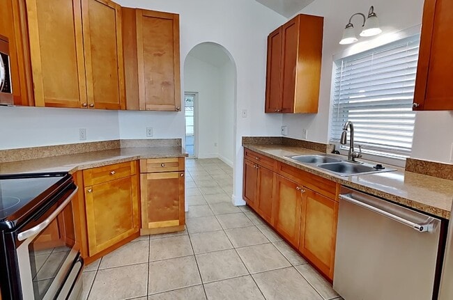 Building Photo - 8375 Fort Thomas Way