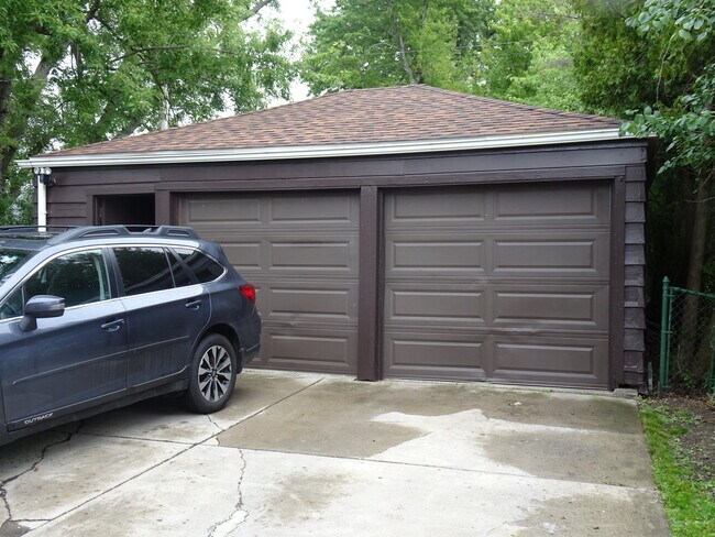 Building Photo - 615 Starin Ave