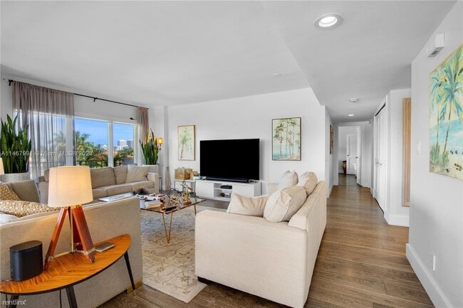 Building Photo - 2 br, 2.5 bath Condo - 2500 E Las Olas Blv...