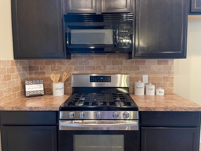 Building Photo - 2912 Sun Berry Way