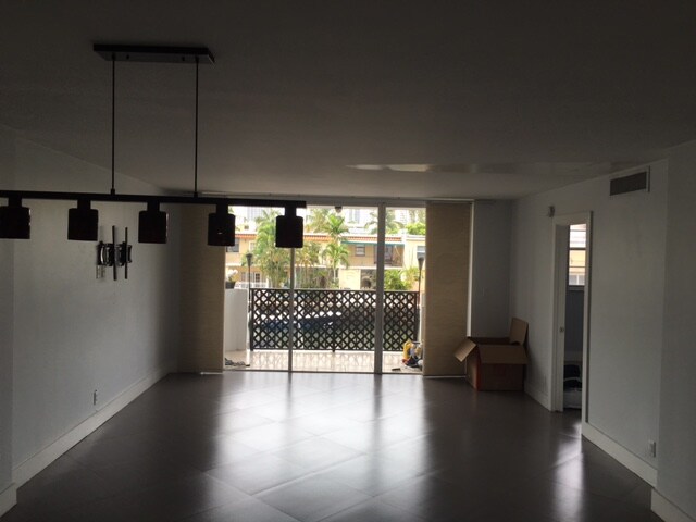 Foto del edificio - 3703 NE 166th St