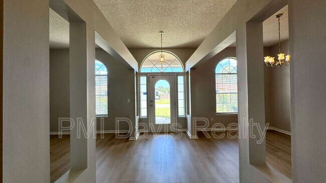 Building Photo - 9092 Camshire Dr