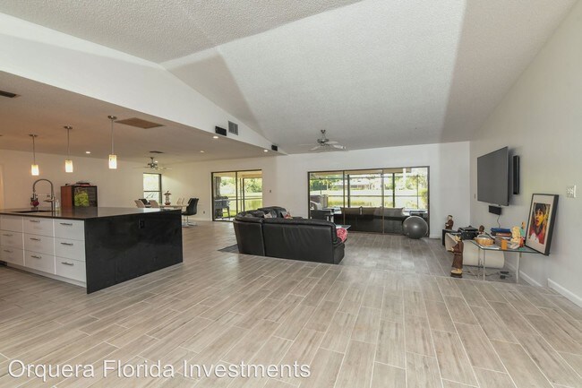 Building Photo - 3 br, 3 bath House - 5712 Timber Lake Circle