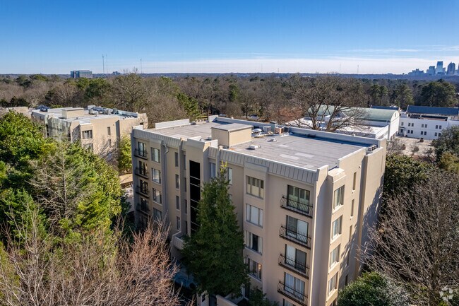 Foto del edificio - 2769 Peachtree Rd NE