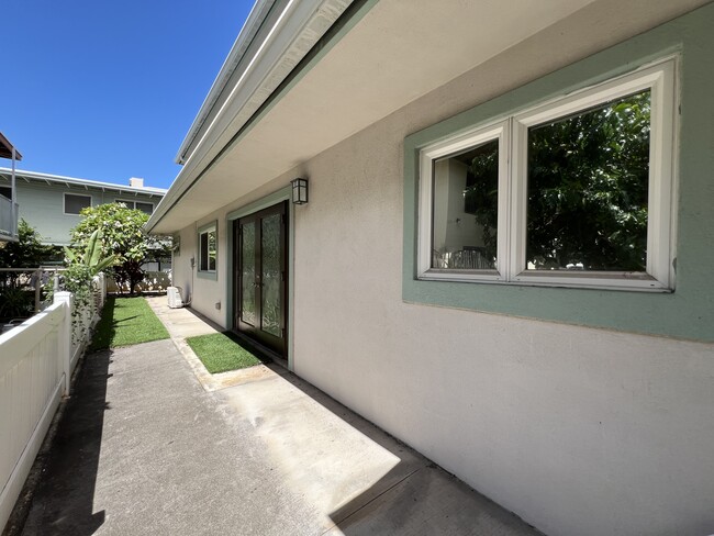 Left side yard, patio - 742 Hoawa St
