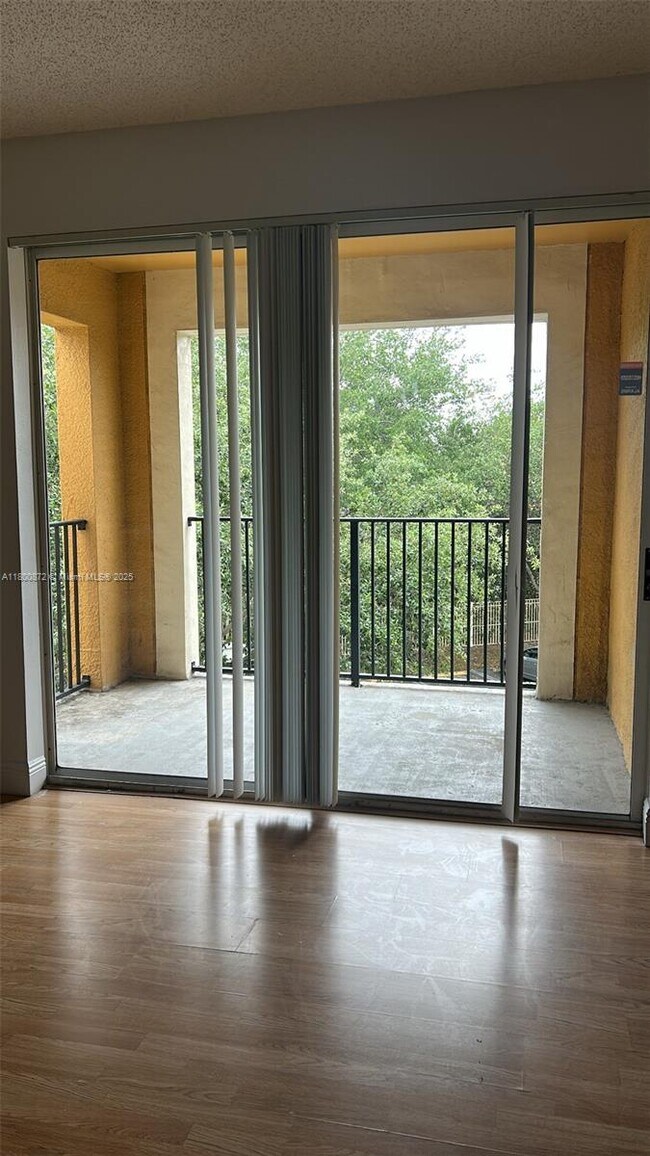 Foto del edificio - 2200 E Preserve Way