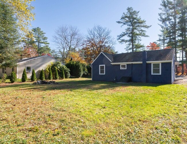 Foto del edificio - opportunity in South Carver!!