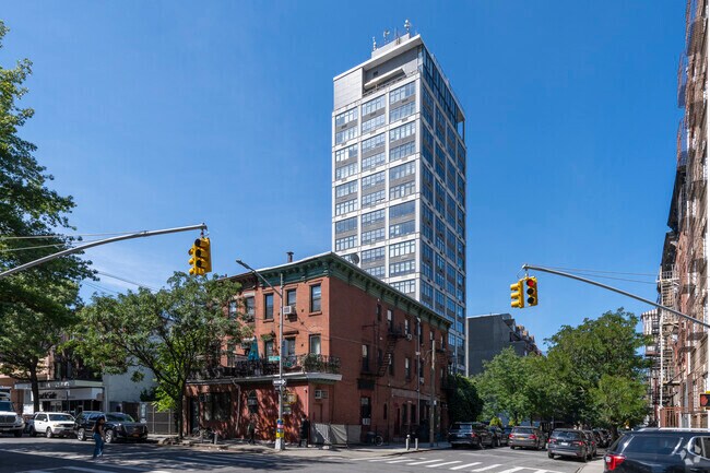 Building Photo - 424 Bedford