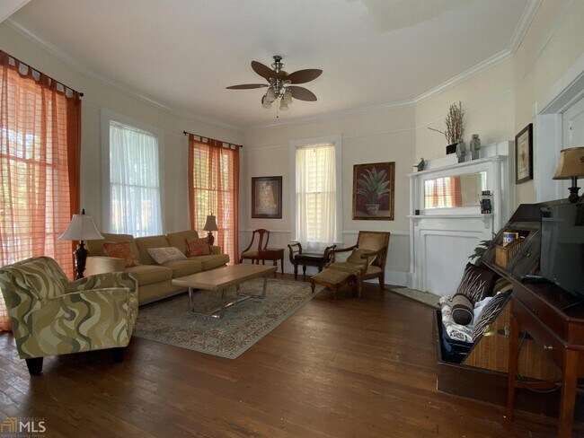 Foto del edificio - 111 W Park Ln