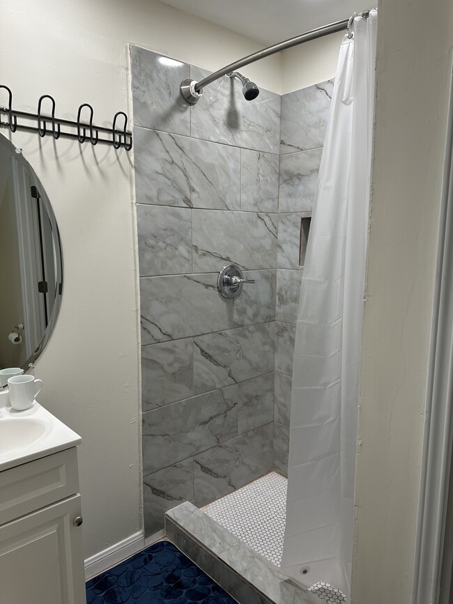 Building Photo - 1607 Dominik Dr