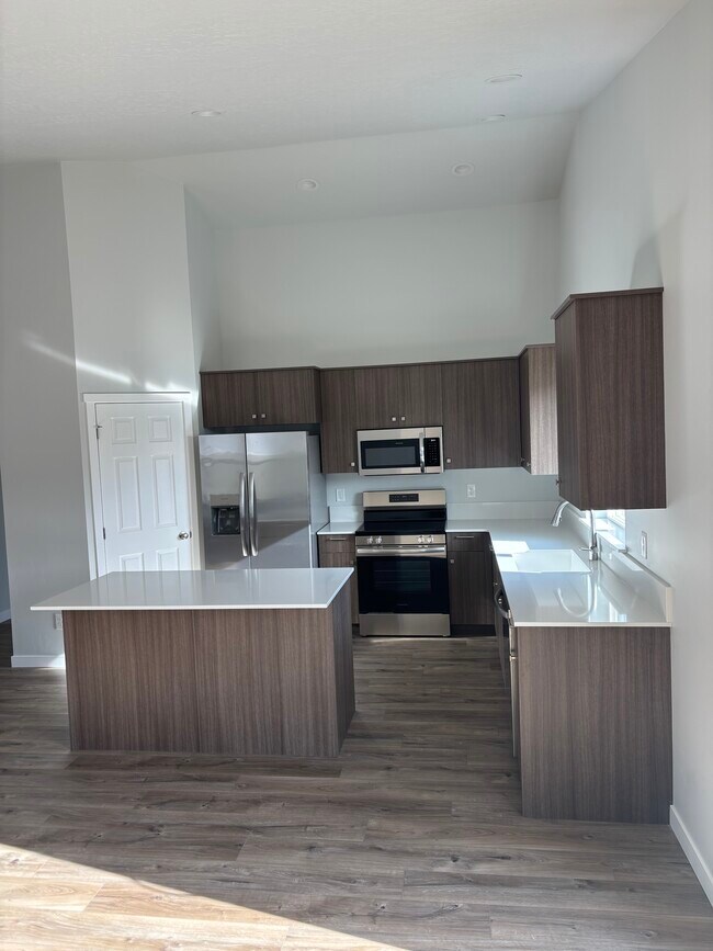 Building Photo - 5210 Endicott Dr