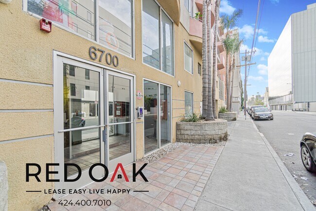 Foto del edificio - 6700 Franklin Pl