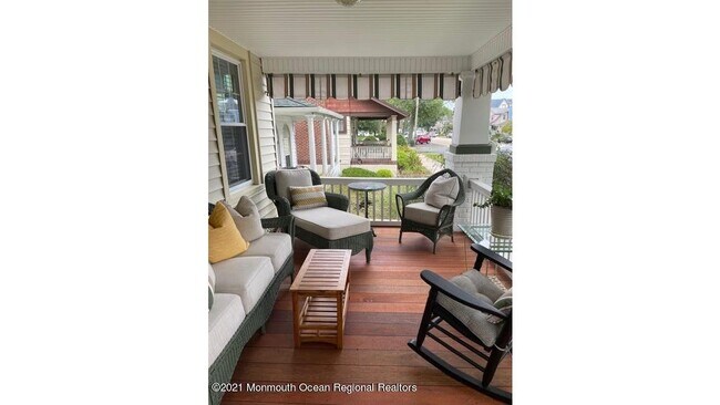 Foto del edificio - 121 Main Ave