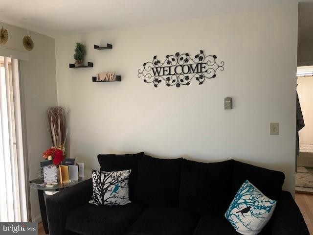 Foto del edificio - 909 Cooks Ln