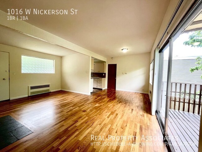 Building Photo - Bright Top Floor 1-Bedroom in North Queen ...
