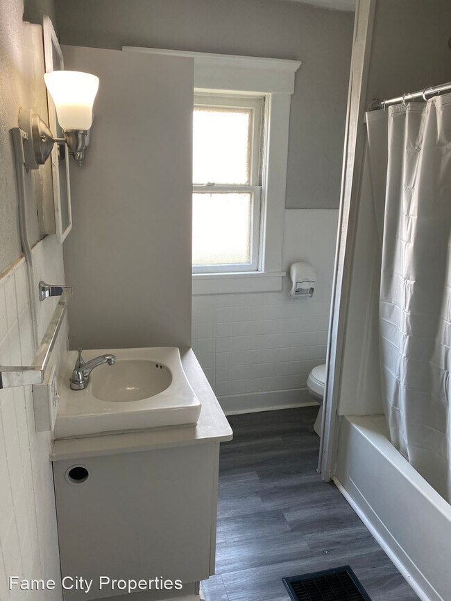 Building Photo - 2 br, 1 bath House - 1212 Shorb Ave NW Apt...