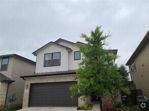 Building Photo - 9002 Moonstone Dr