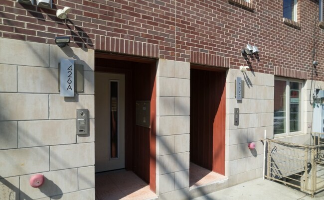 Building Photo - 422 N 40th St