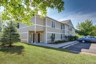 Building Photo - 5 Stonington Ln