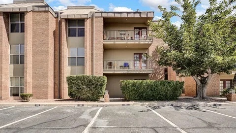 Building Photo - 4433 N Stanton St
