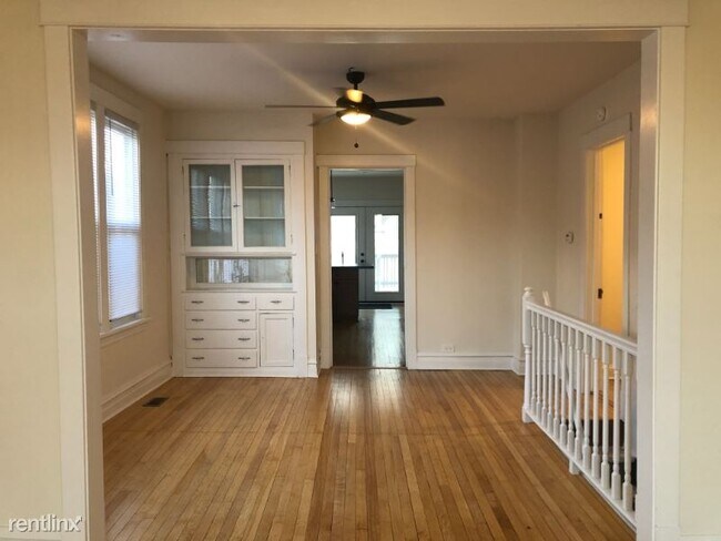 Foto del edificio - 6327 W Cuyler Ave