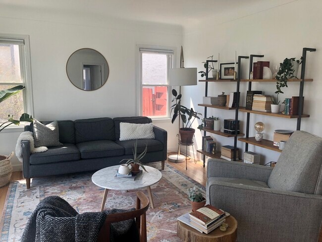 Main Living Room - 4425 York Ave N