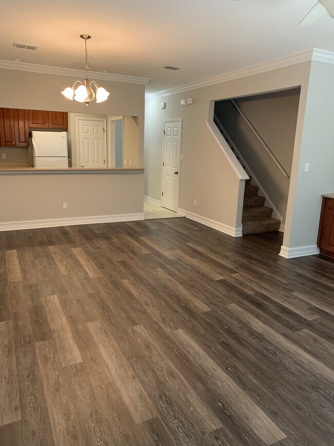 Foto del edificio - 1561 Crescent Hills Dr