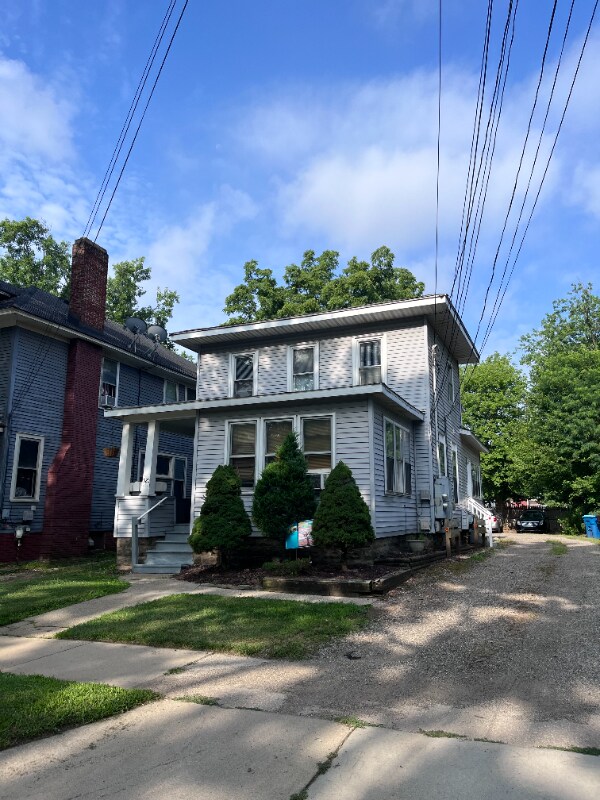 Foto principal - 520 Oak St