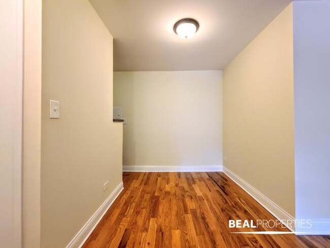 Building Photo - 1 bedroom in CHICAGO IL 60614