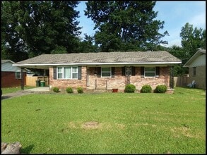 Building Photo - 51 Meadowbrook Dr