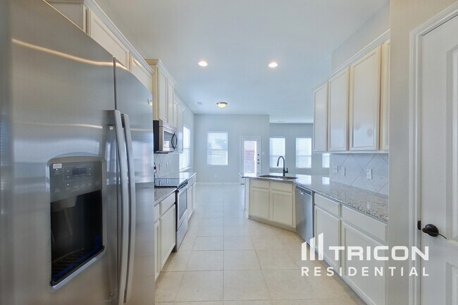 Foto del edificio - 616 Meadow Springs Dr