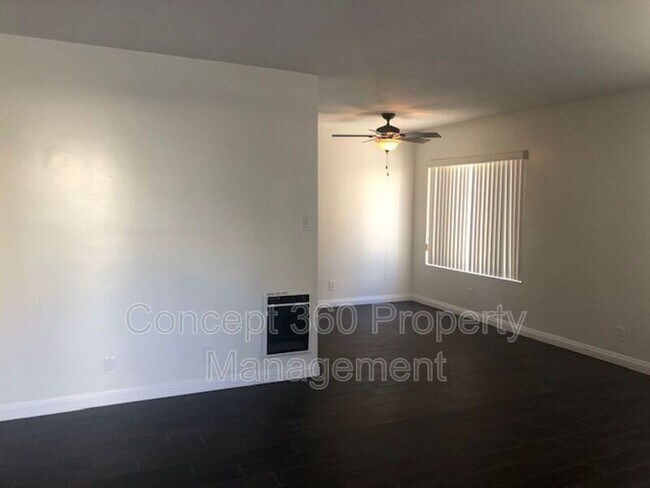 Foto del edificio - 2660 E 19th St