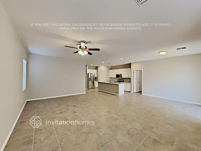 Building Photo - 2702 E Omega Dr
