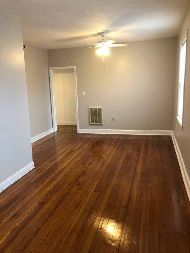 Foto del edificio - 4 Essex St