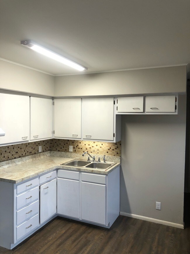 Foto del edificio - 810 Westminster Ln