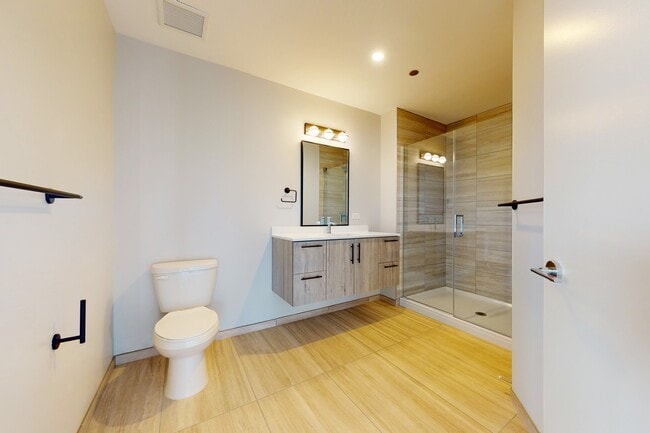 Interior Photo - 5252