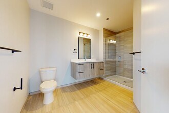Interior Photo - 5252