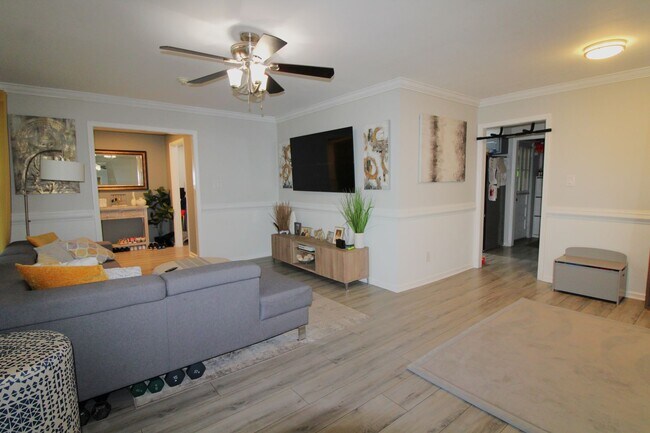 Foto del edificio - 3 Bedroom Brick Ranch in Idlewild Farms