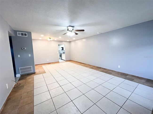 Building Photo - 725 Northlake Blvd