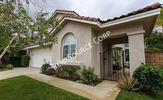 Foto del edificio - 22909 Redwood Ct