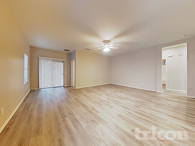 Building Photo - 13732 W Mauna Loa Ln