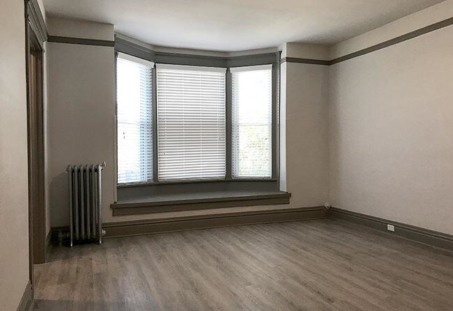 Building Photo - 1 bedroom in Denver CO 80209