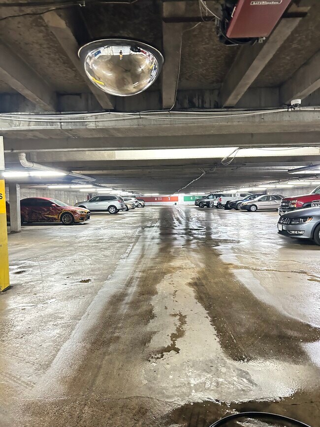 Foto del edificio - 5700 W Wahner Ave
